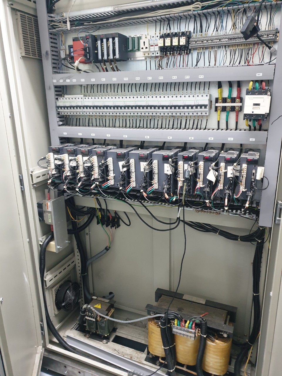Sửa chữa Motor servo Mitsubishi - Chuyên sửa động cơ servo Mitsubishi - linh kiện chính hãng luôn có sẵn