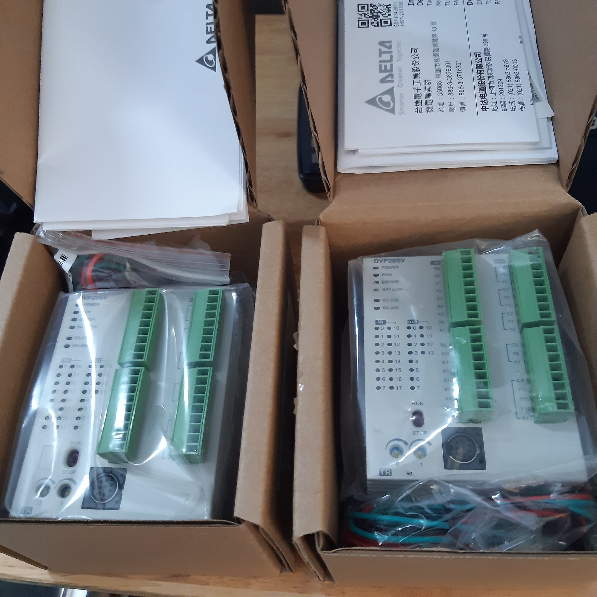 Bộ lập trình PLC Delta DVP28SV11T2, 16DI/12DO, hàng chính hãng